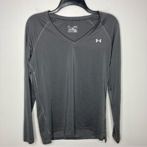 Under Armour fitted v-neck long‎ sleeve athletic shirt size medium